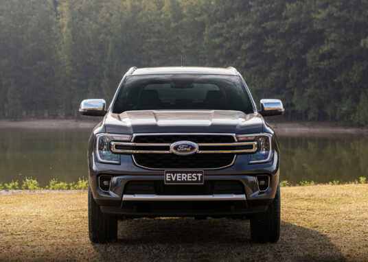 Harga Ford Everest Titanium 2025 Indonesia
